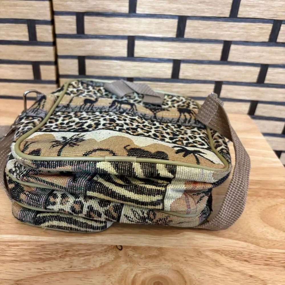 Karriage-Mate Safarai Crossbody Purse‎